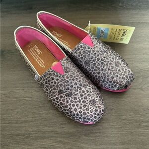 TOMS Leopard Print Sparkle Youth 3 Shoes